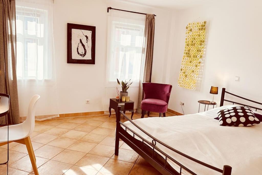 Kuenstler Ferienwohnung Am Weilburger Schloss, Marktplatz 9 외부 사진