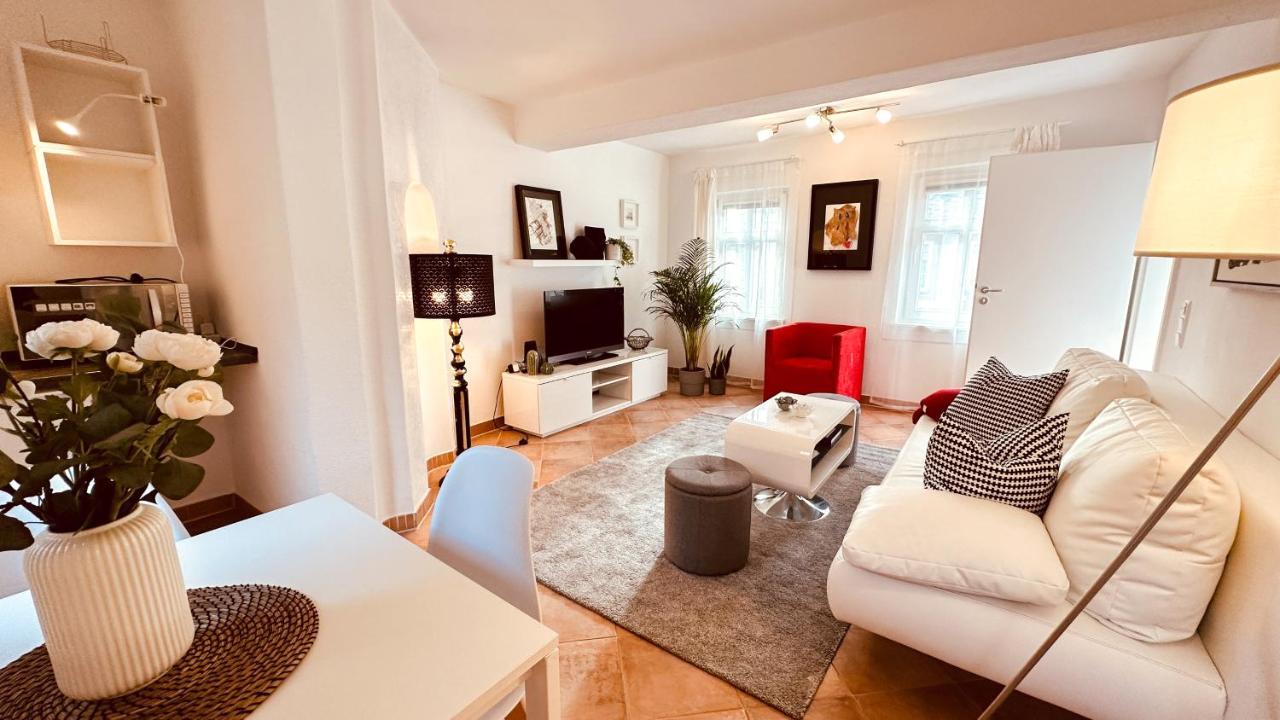 Kuenstler Ferienwohnung Am Weilburger Schloss, Marktplatz 9 외부 사진